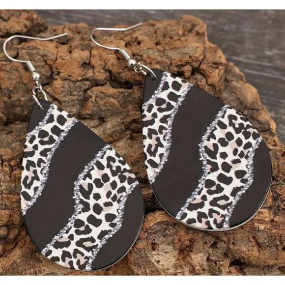 Animal Print Teardrop Leather Earrings With Hypoallergenic Hooks‎ NEW - Picture 2 of 3